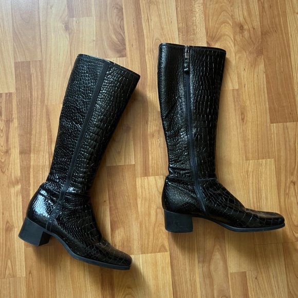 Prada Red Patent Leather Boots - Picture 4 of 4